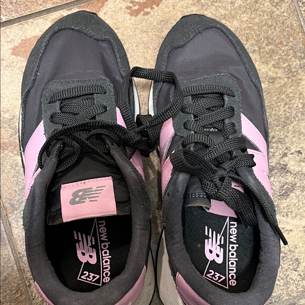 New Balance Women's Black and Pink 237 Sneakers. Size 6.5